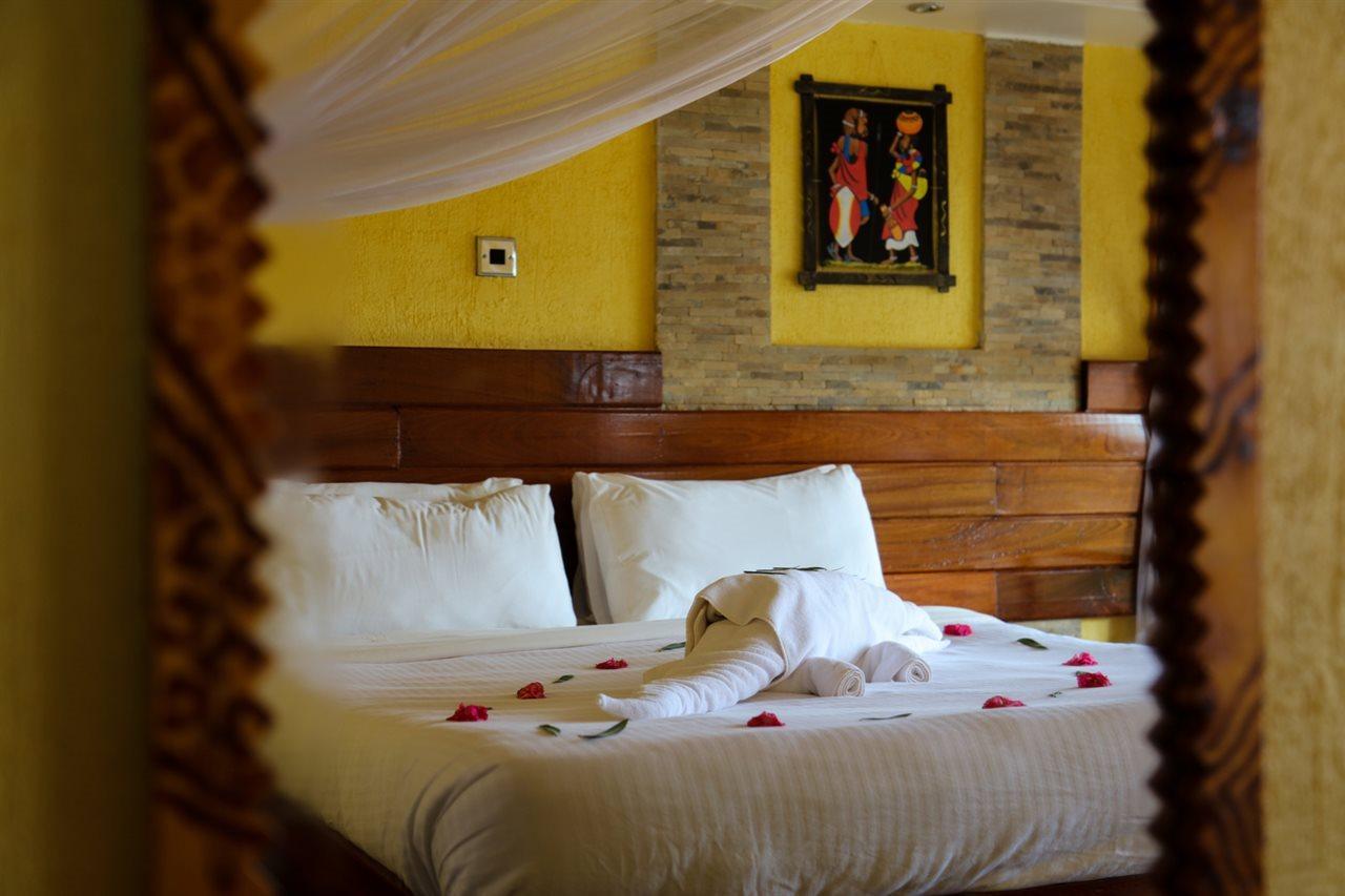 Voi Safari Lodge Ngoại thất bức ảnh